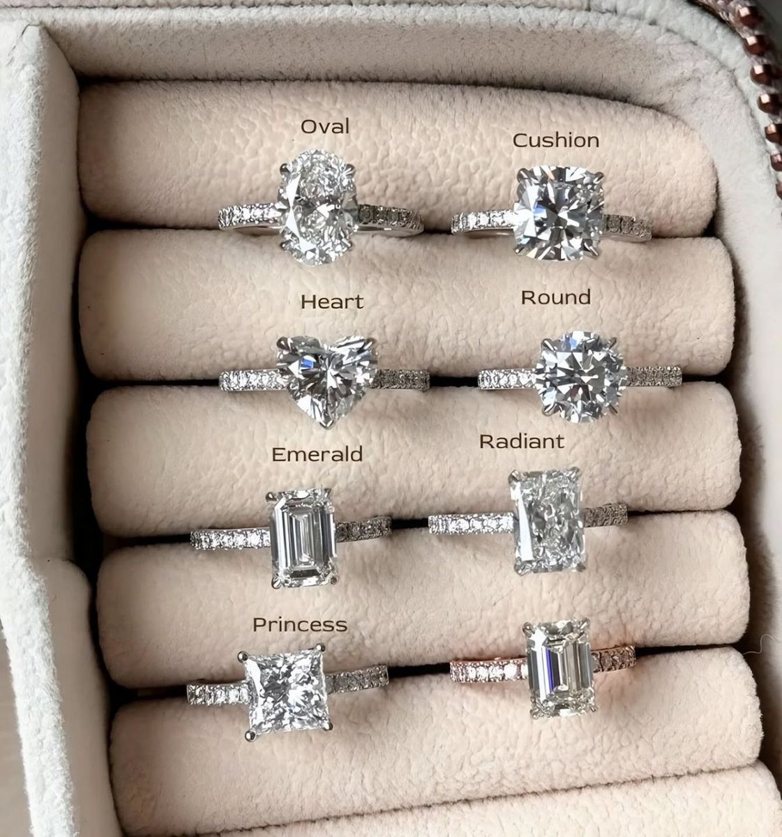 Bộ Sưu Tập nhẫn cầu Hôn Vàng Trắng