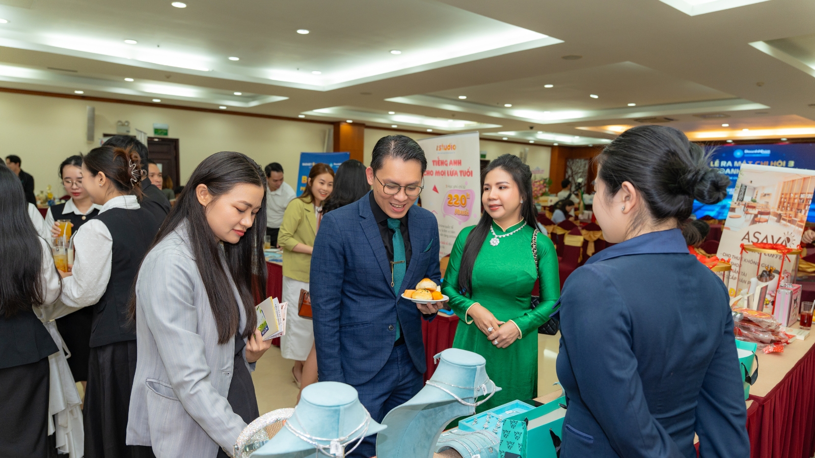 Trang sức Glosbe & Co tại Hội Doanh Nhân Sài Gòn - Chi Hội 3