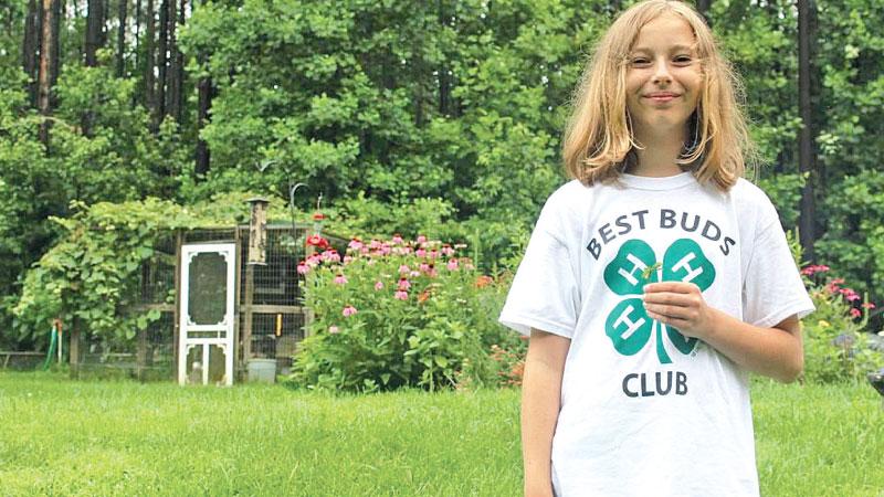 Katie Borka tìm thấy 166 cỏ 4 lá trong 1 giờ