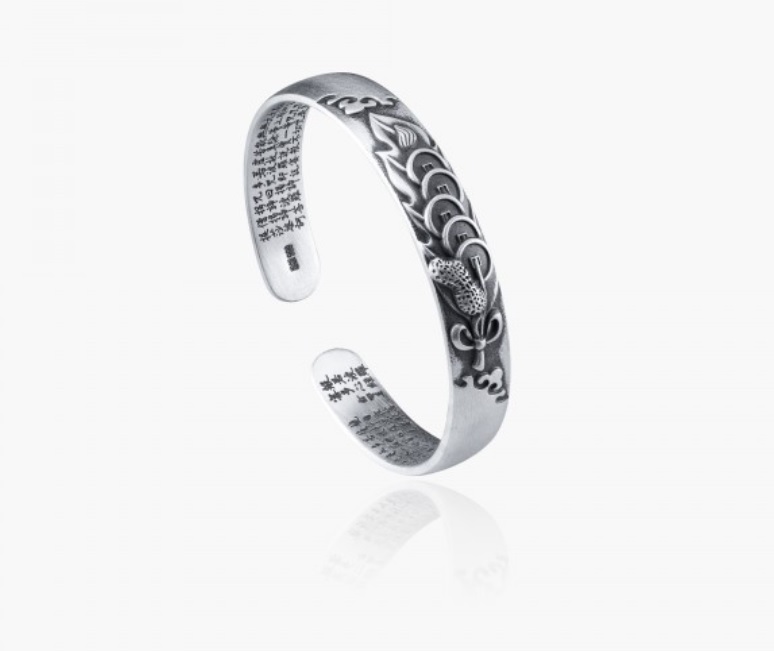 Lắc tay bạc nam đơn giản sẵn sàng chinh phục quý ông