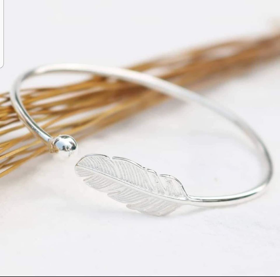 Lắc tay bạc nữ cá tính đầy sức cuốn hút