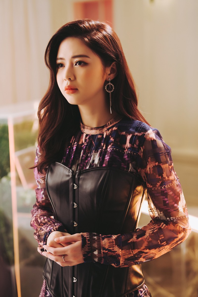 Nữ ca sĩ Liz Kim Cương