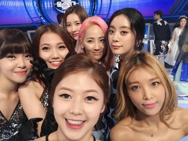 Liz Kim Cương cùng sao Hàn tại I Can See Your Voice