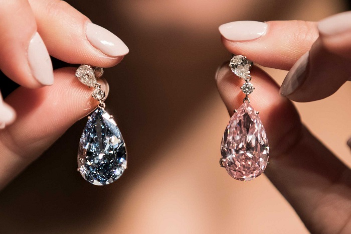 Đôi hoa tai Blue and Pink diamond earrings