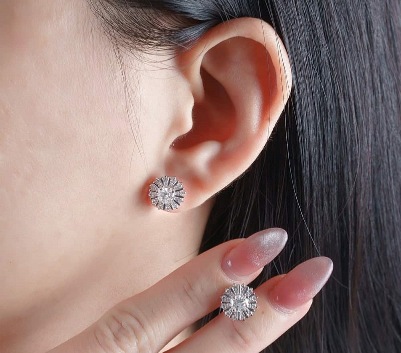 Một số điều cần biết khi mua hoa tai kim cương