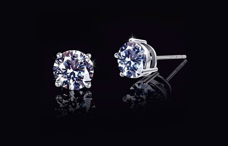 Khuyên tai kim cương dạng nụ