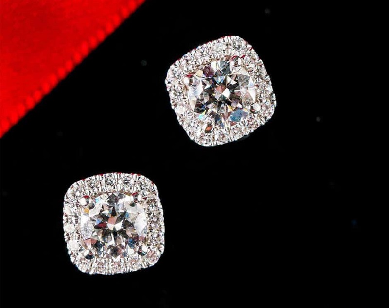 Nên chọn khuyên tai kim cương phù hợp với gương mặt và phong cách