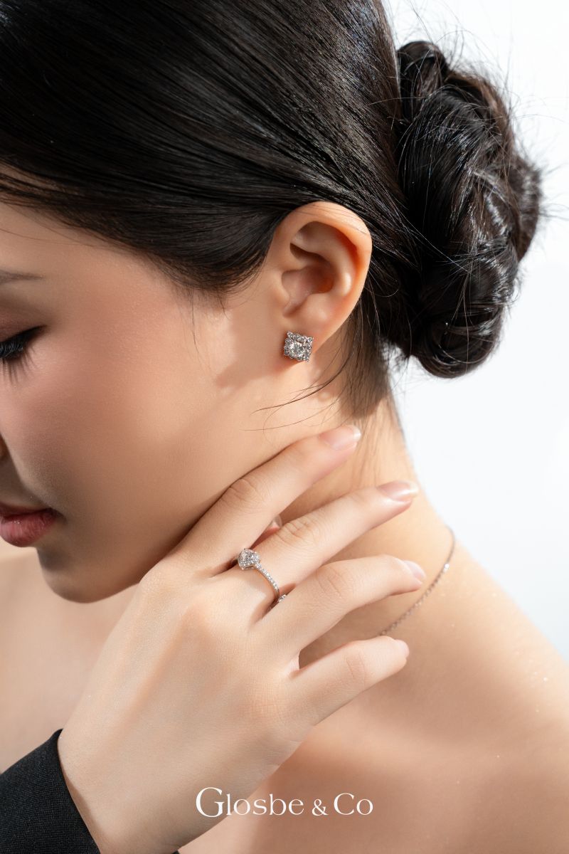 Bông tai kim cương Glosbe