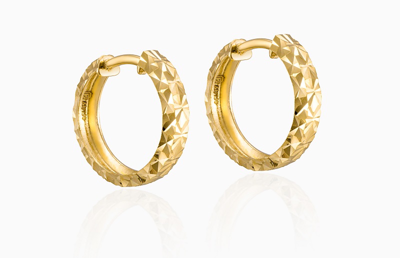 Tìm hiểu về hoa tai vàng 18K