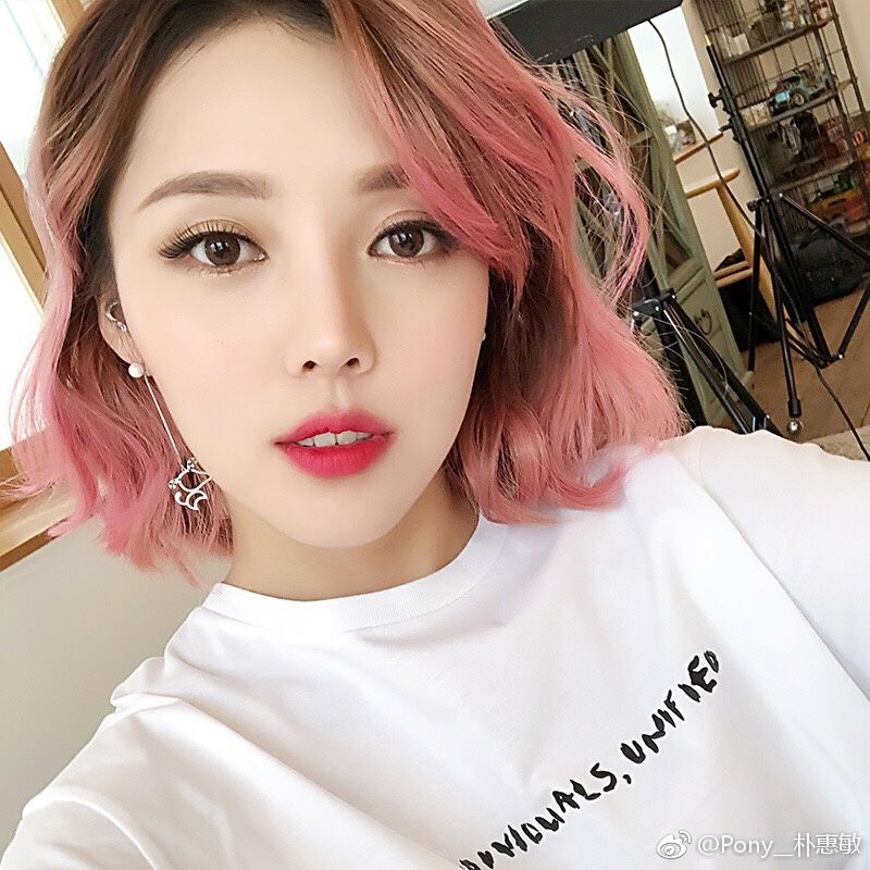 CHọn bông tai cho cô nàng tóc ngang vai