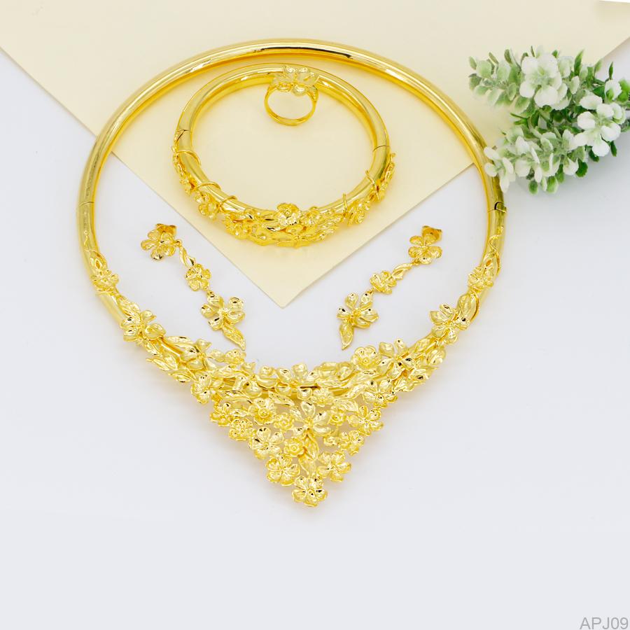 Chuẩn bị trang sức cưới
