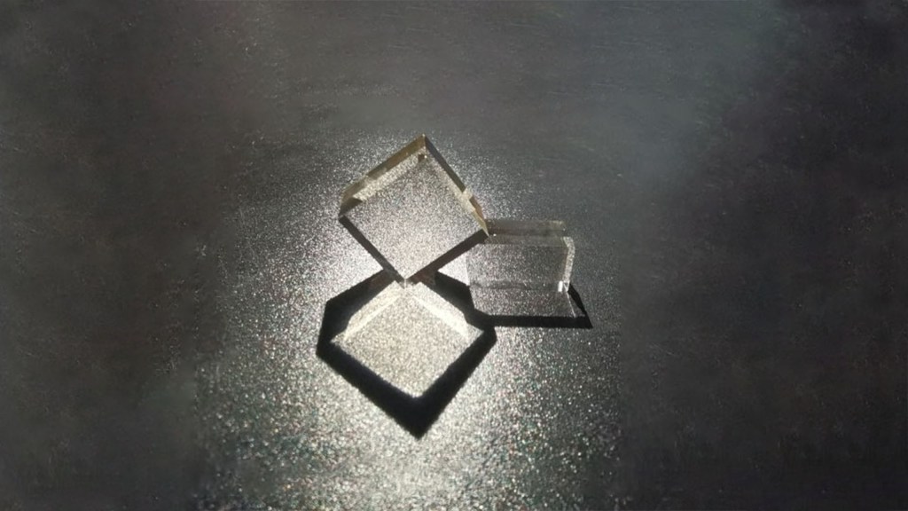 Đá Moissanite nhân tạo