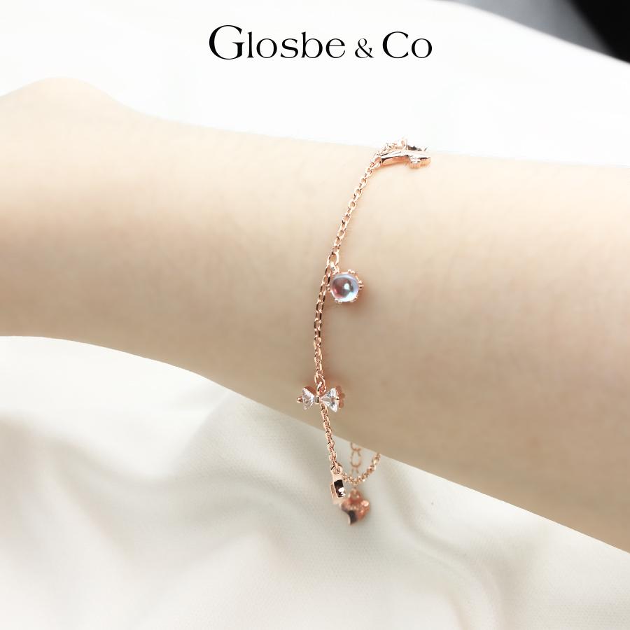 Đeo lắc tay bên phải