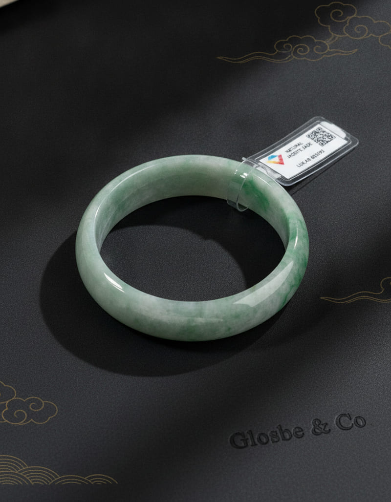 Phân biệt ngọc Phỉ Thuý tự nhiên Type A bền đẹp và đá Phỉ Thuý giả xử lý hóa chất.