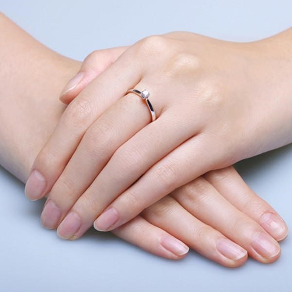 Đoán Tài Vận Qua Ngón Tay Đeo Nhẫn
