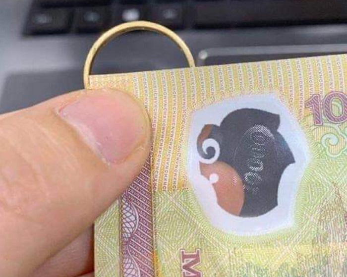 Cách đo size nhẫn bằng tiền