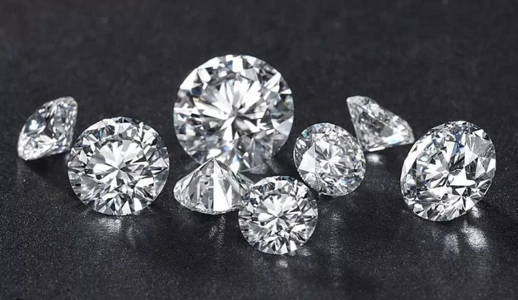 Kim Cương Thiên Nhiên