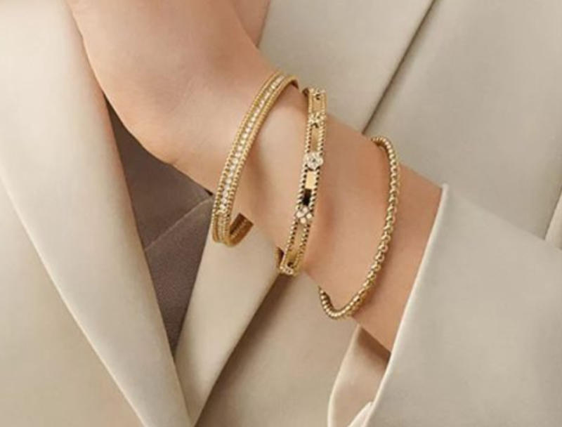 Chia sẻ kinh nghiệm chọn lắc tay nữ bằng vàng đẹp và phù hợp