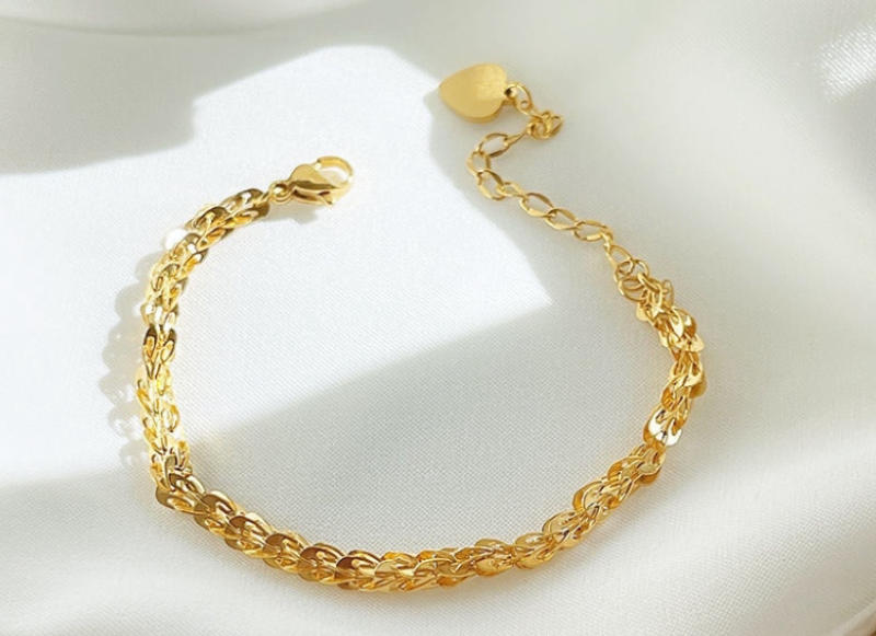 Lắc tay vàng 18K - lựa chọn được phái đẹp ưu ái