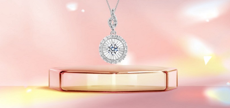 Mặt kim cương tự nhiên giúp dây chuyền đẹp sang trọng