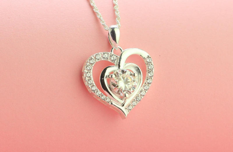 Dây chuyền kim cương mặt hình trái tim độc đáo