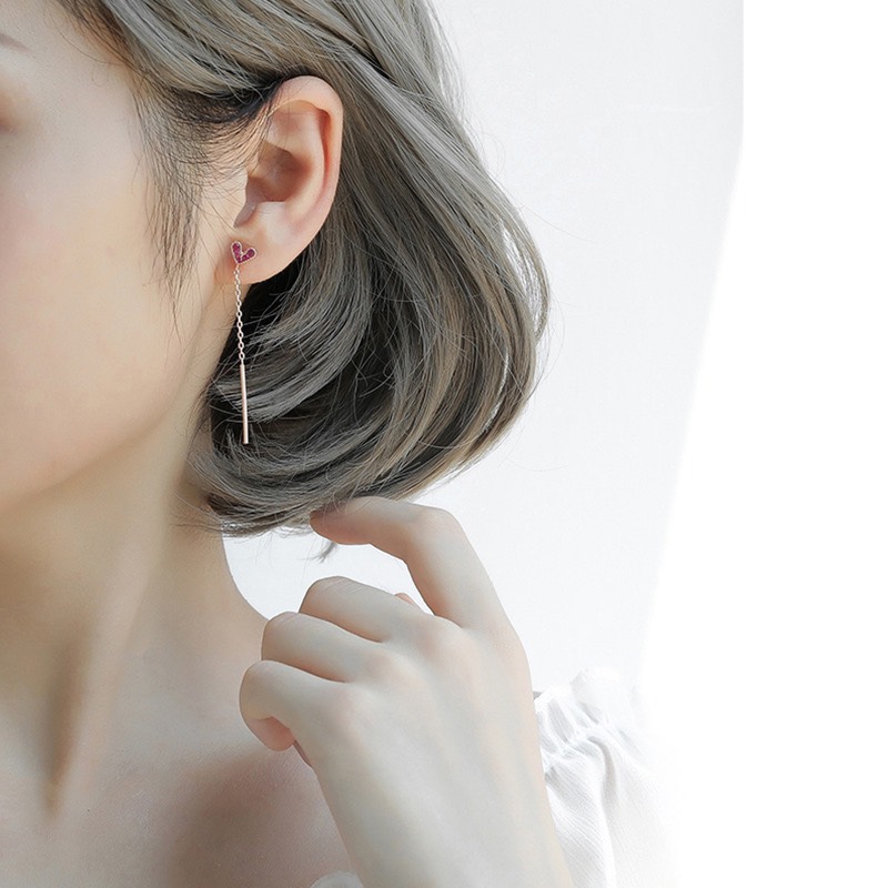 Khuyên tai nhẹ nhàng cho quý cô sang chảnh