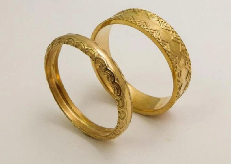 Nên chọn nhẫn cưới vàng hợp màu sắc và phong cách