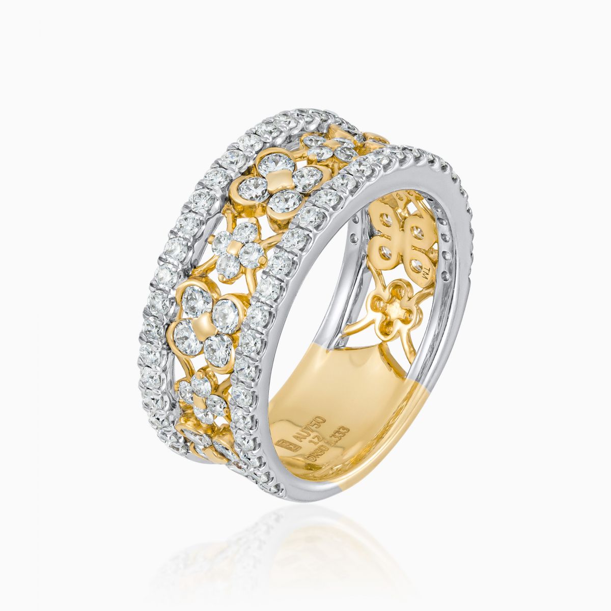 Chiếc nhẫn có ký hiệu vàng