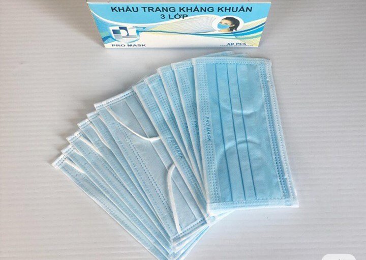Tặng khẩu trang cho bạn gái trong mùa Covid