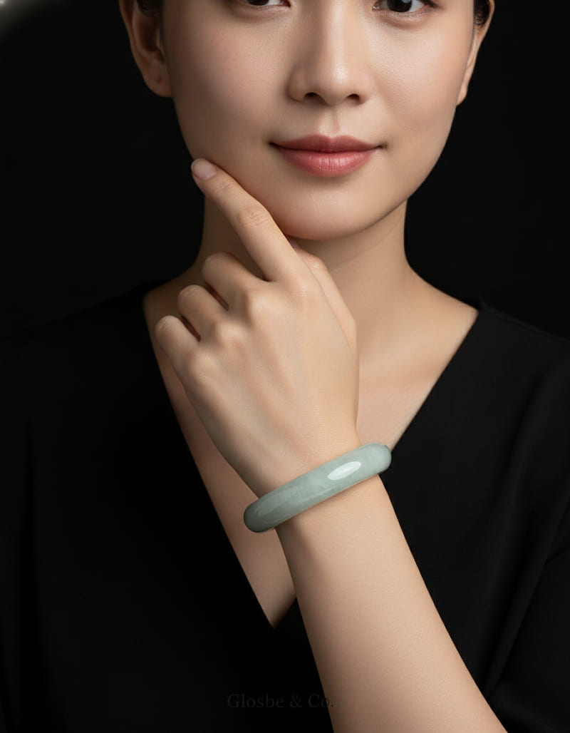 Giải mã vì sao ngọc phỉ thuý càng đeo càng bóng.