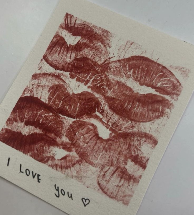 Bức thư tình cuộn giấy