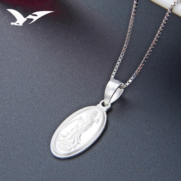 Trong tâm linh, dây chuyền bạc xua đuổi tà ma, trừ tà