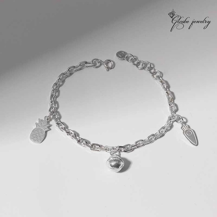 Lắc tay bạc cho bé trai sơ sinh, lắc tay cho bé trai 1 tuổi cũng được nhiều phụ huynh đặt mua mẫu mã này