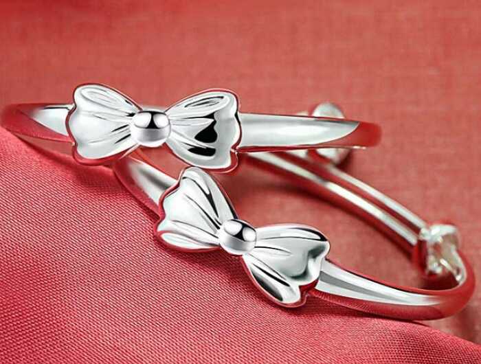 Vòng bạc cho bé 6 tháng tuổi