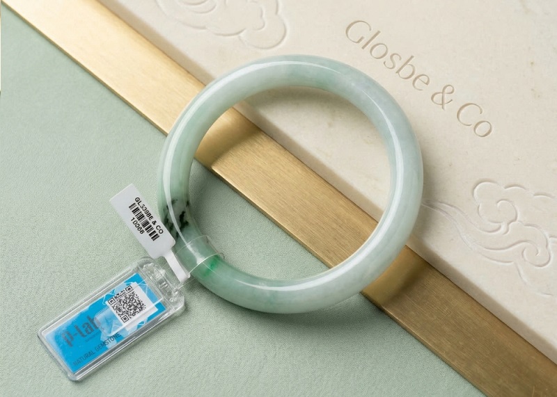 Vòng ngọc phỉ thuý xanh lý cao cấp tại Glosbe & Co.