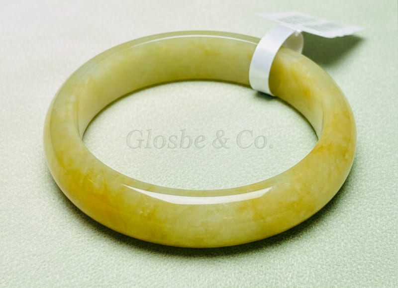 Vòng Phỉ Thúy màu vàng nâu tương sinh cho người mệnh Kim đại cát