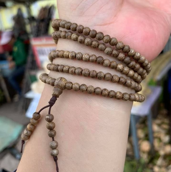 Vòng tay trầm hương